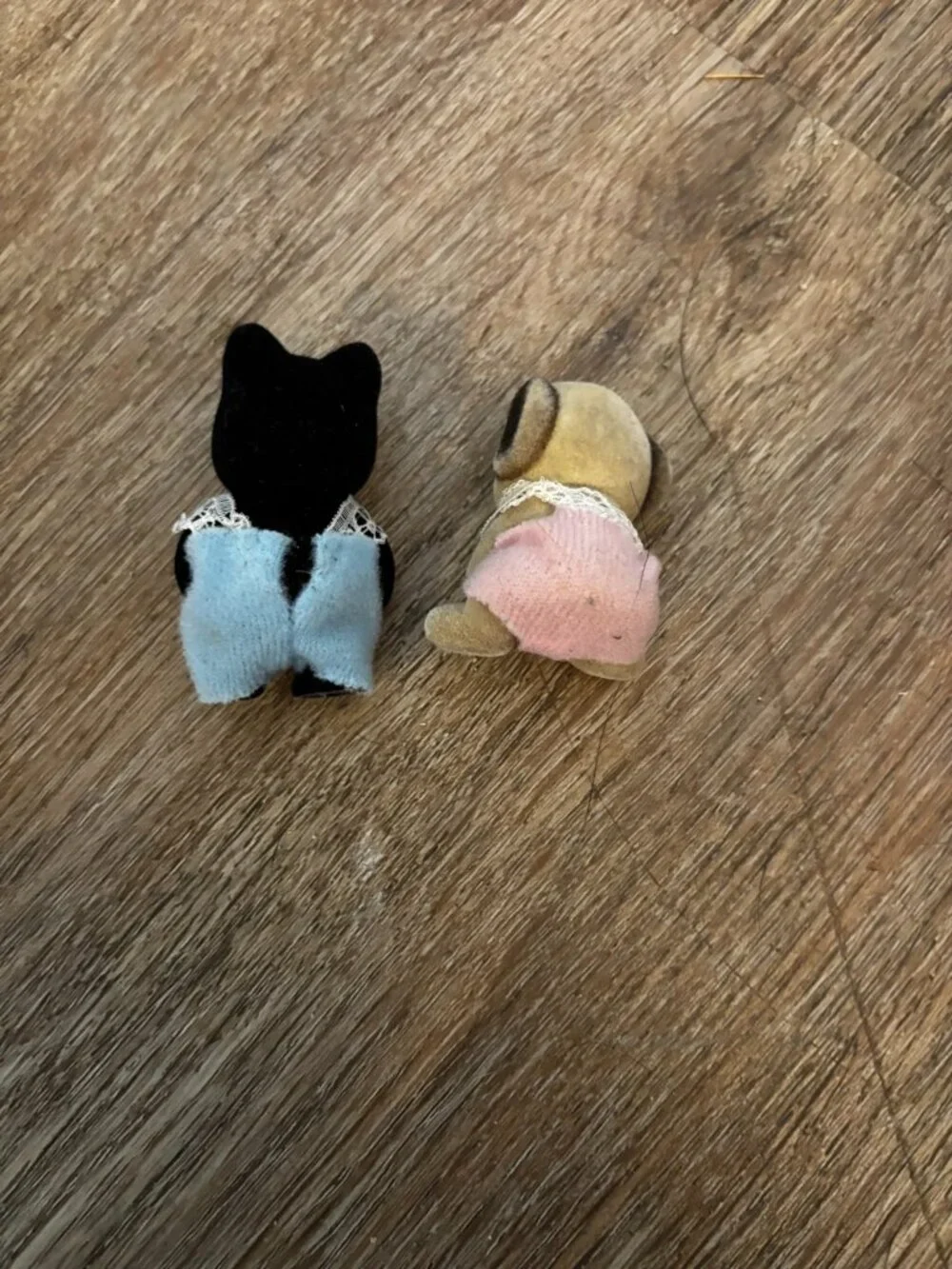 Lot 2 Sylvanian Families Calico Critters babies black cat dog